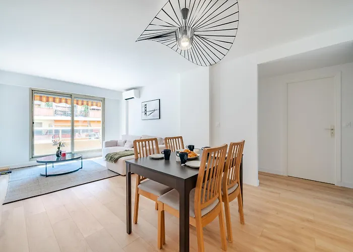Near Old Town And Apartment Fully Renovated