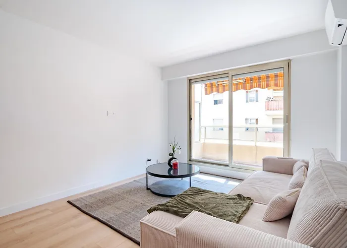 Near Old Town And Apartment Fully Renovated
